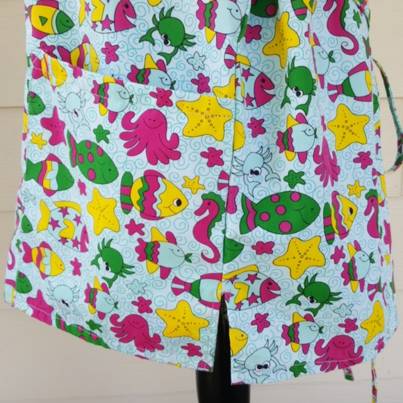 NWOT Expo Scrubs Top Child Care Ocean Theme (M) - Picture 6 of 10